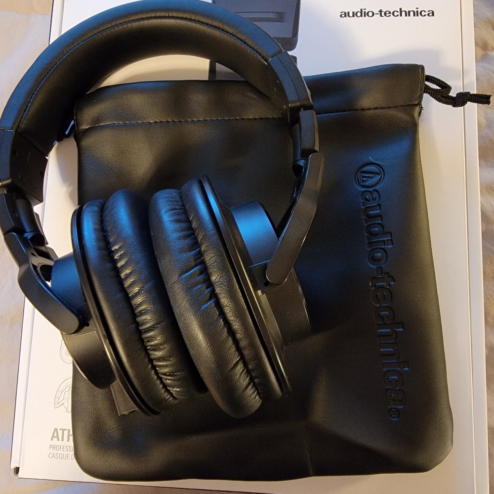 Audio-Technica ATH-M40X Studio Monitor Headphones